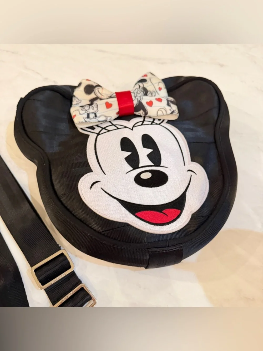NEW Disney Harvey’s Minnie & Mickey Reversible Bag - Picture 9 of 13
